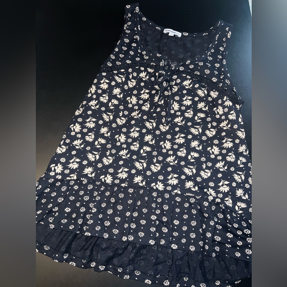 Patrons of Peace Black Multifloral Flowy Top Size Small EUC